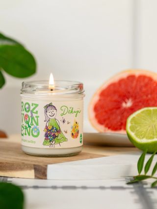 Čím obdarovat paní učitelku? 👩🏻‍🏫 Tady máte 3 voňavé tipy, kterými uděláte zaručeně radost. 1️⃣ svíčka Děkuji - řekne to...